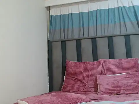 Snapshot of SlimEbonydoll chatting on November 30, 2025, 10:32 pm SlimEbonydoll online show from November 30, 2025, 10:32 pm