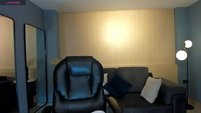 ZaraKafruni online show from February 22, 2026, 11:39 pm