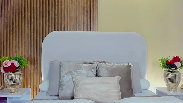 LondraBlush online show from March 13, 2026, 2:11 pm