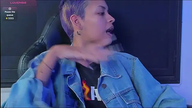 Snapshot of Anny_Kiitty chatting on November 28, 2025, 4:23 am Anny Kiitty online show from November 28, 2025, 4:23 am