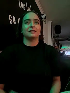 HANNAHBAKER00 online show from November 21, 2025, 7:46 pm