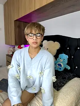 sweettfoxx online show from November 19, 2025, 5:29 am