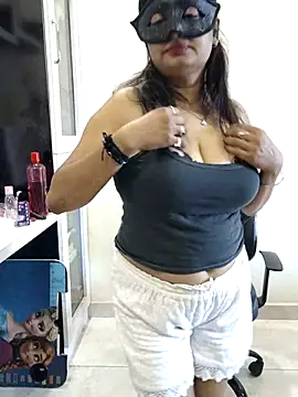 Cute-richa1 online show from March 1, 2026, 6:24 am