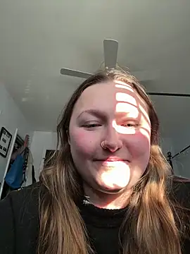 sammi b12 online show from February 14, 2026, 8:42 pm