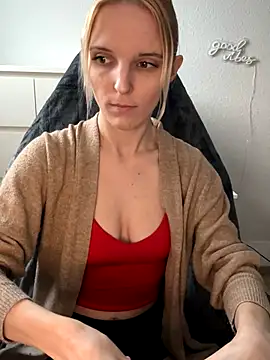 Snapshot of BellaxBloom_ chatting on December 3, 2025, 9:53 am BellaxBloom online show from December 3, 2025, 9:53 am