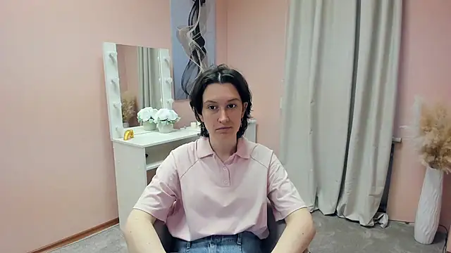 NenaBriand online show from November 22, 2025, 8:02 am