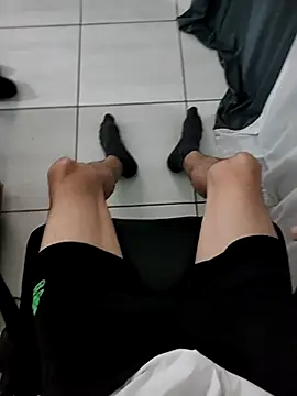 Snapshot of bnnzin chatting on November 20, 2025, 12:33 am bnnzin online show from November 20, 2025, 12:33 am