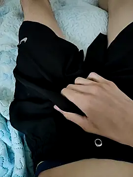 Snapshot of bnnzin chatting on November 23, 2025, 6:29 pm bnnzin online show from November 23, 2025, 6:29 pm