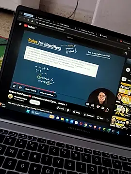 Snapshot of DesiAnita3693 chatting on December 17, 2025, 10:20 am DesiAnita3693 online show from December 17, 2025, 10:20 am