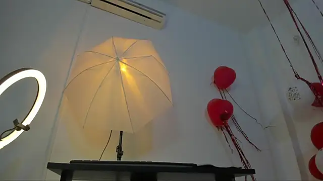 BWW-CINDY11 online show from February 15, 2026, 4:02 am