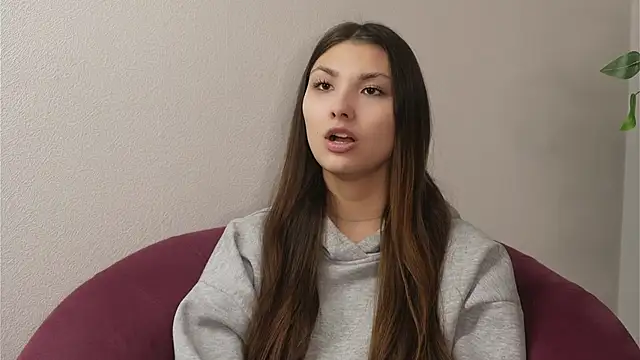 LonaDonn online show from November 21, 2025, 10:14 am