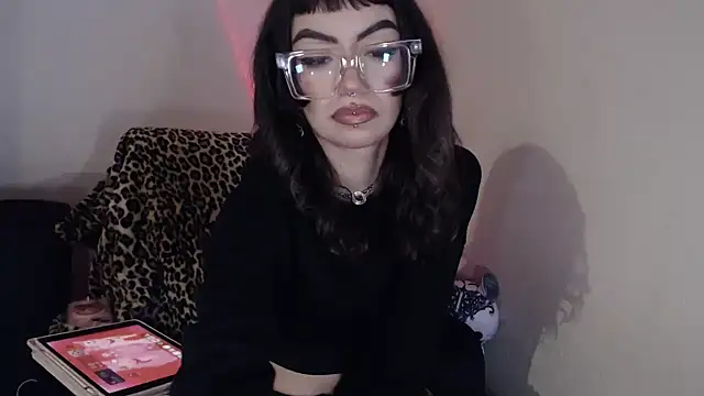 sugarthekitten online show from November 26, 2025, 5:18 am