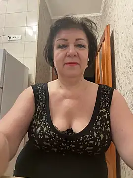 Snapshot of LittleBead522 chatting on November 25, 2025, 3:01 pm LittleBead522 online show from November 25, 2025, 3:01 pm