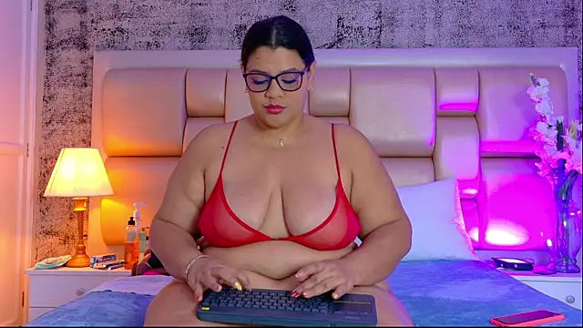 SelennaCooper online show from April 15, 2026, 11:38 am