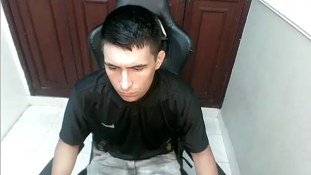 dannyt hot online show from November 25, 2025, 3:07 am