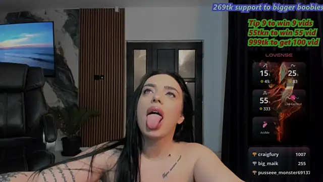 Snapshot of issabellaa04 chatting on February 7, 2025, 10:52 pm issabellaa04 online show from February 7, 2025, 10:52 pm