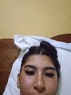 skinnyrox online show from June 17, 2026, 2:33 am