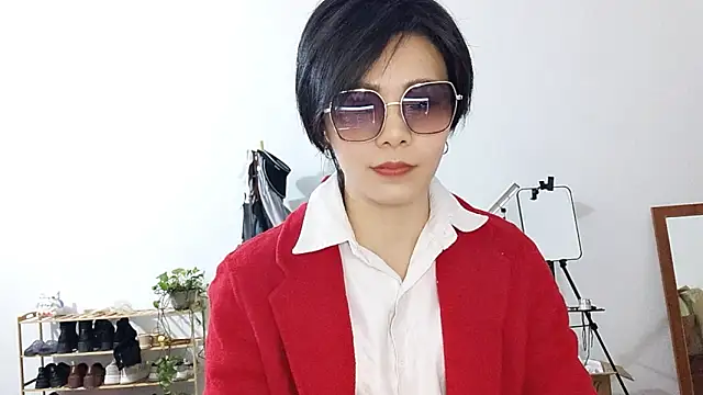 Snapshot of adele8731 chatting on November 22, 2025, 2:38 pm adele8731 online show from November 22, 2025, 2:38 pm