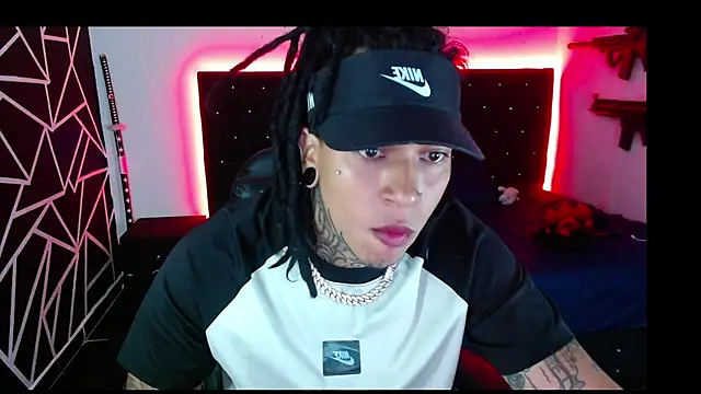 Zero-X9 online show from November 18, 2025, 9:29 pm