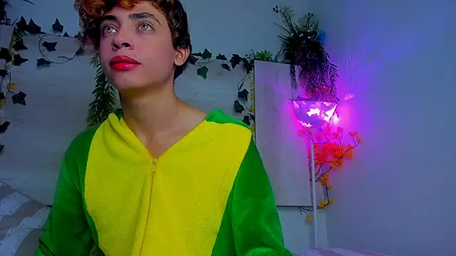 Twinkk Guy online show from November 19, 2025, 3:06 am