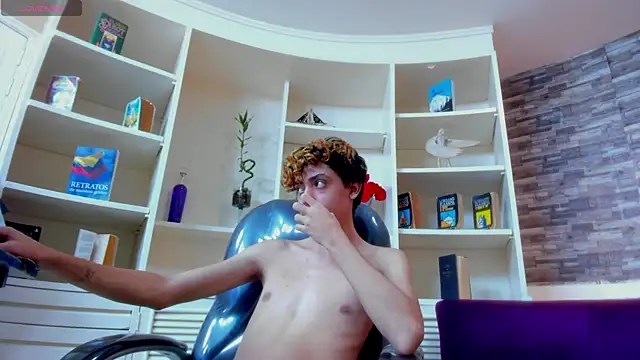 Twinkk Guy online show from November 28, 2025, 12:49 pm