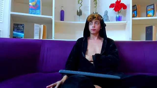 Twinkk Guy online show from November 27, 2025, 5:02 pm