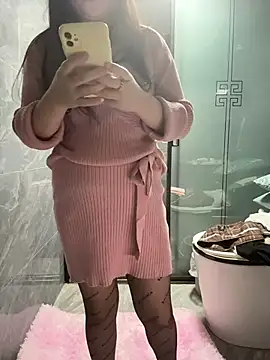 zq982706 online show from November 22, 2025, 1:21 pm