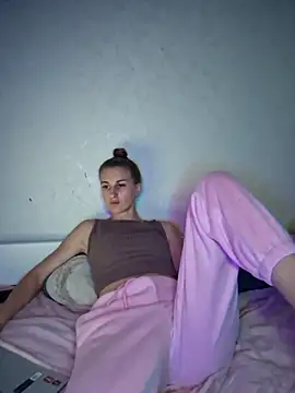 carolinakis  online show from December 16, 2025, 8:24 pm