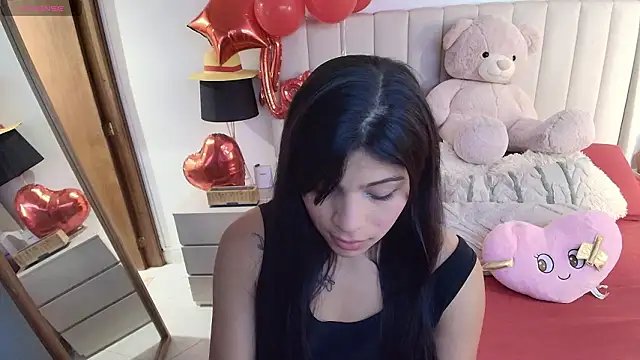 Emyii  online show from February 9, 2026, 11:03 pm