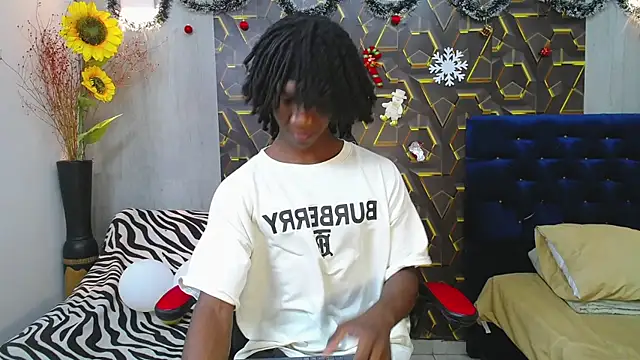 Snapshot of negga_cum chatting on December 4, 2025, 1:10 pm negga cum online show from December 4, 2025, 1:10 pm