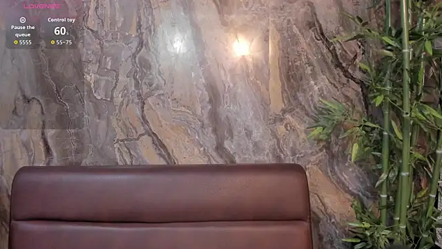 Aria Moretti  online show from November 20, 2025, 11:22 am