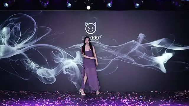 LU-909 online show from December 18, 2025, 12:49 am