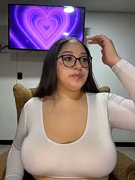 Whitneyy online show from November 17, 2025, 3:32 am