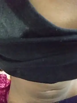 Snapshot of akshr1099 chatting on December 19, 2025, 6:10 pm akshr1099 online show from December 19, 2025, 6:10 pm