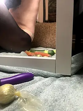 shavedandcurious online show from November 17, 2025, 6:50 am