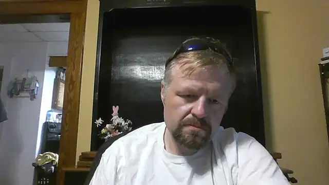 Snapshot of TheOneDonShaun chatting on April 19, 2026, 12:33 am TheOneDonShaun online show from April 19, 2026, 12:33 am