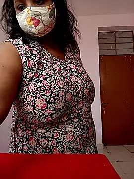 CUTE-LOVE-SWEETS online show from April 7, 2026, 3:52 am