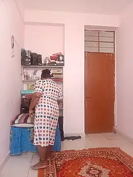 CUTE-LOVE-SWEETS online show from April 5, 2026, 4:19 am