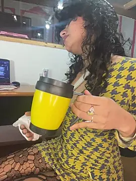 justcallmemargo online show from May 3, 2026, 3:44 am