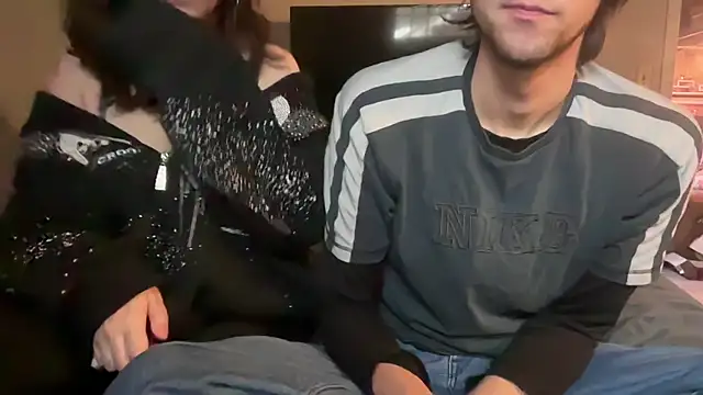 Snapshot of chaton_blanche chatting on November 26, 2025, 2:17 pm chaton blanche online show from November 26, 2025, 2:17 pm