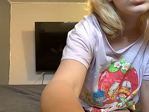 chaton blanche online show from April 27, 2026, 7:12 pm