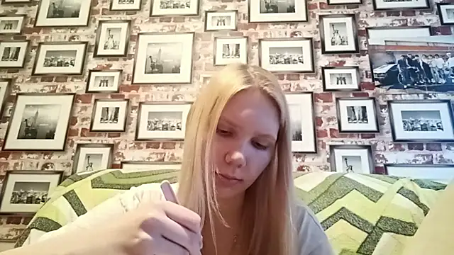 EvieBaggette online show from November 20, 2025, 7:42 am