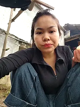 Snapshot of Xiu-L chatting on February 4, 2026, 9:48 am Xiu-L online show from February 4, 2026, 9:48 am