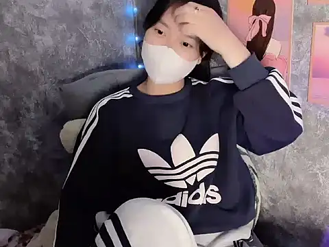 Hellen2999 online show from November 30, 2025, 4:19 pm