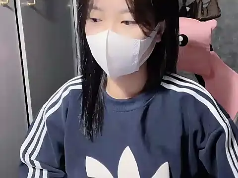 Hellen2999 online show from November 26, 2025, 2:33 am