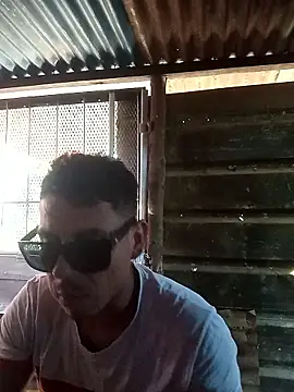 juunioreest online show from January 7, 2026, 9:42 pm