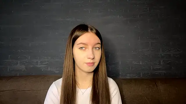 CindaWinn online show from November 21, 2025, 8:13 am