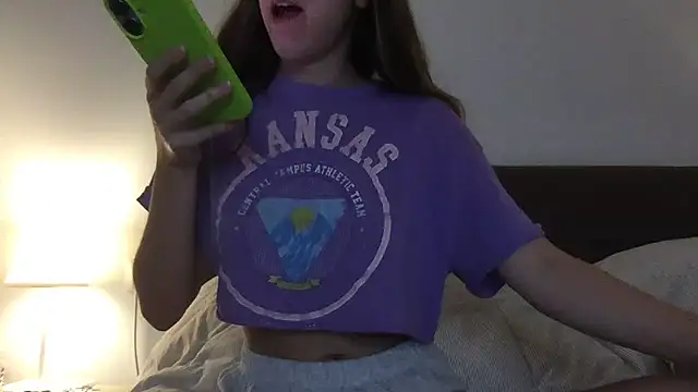 Snapshot of Martimartinaxx chatting on June 4, 2026, 8:46 pm Martimartinaxx online show from June 4, 2026, 8:46 pm