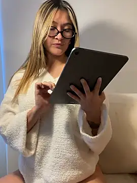 Snapshot of GeorginaBlack chatting on February 24, 2026, 10:54 pm GeorginaBlack online show from February 24, 2026, 10:54 pm