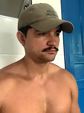 Snapshot of bigodeforte chatting on December 1, 2025, 3:35 pm bigodeforte online show from December 1, 2025, 3:35 pm